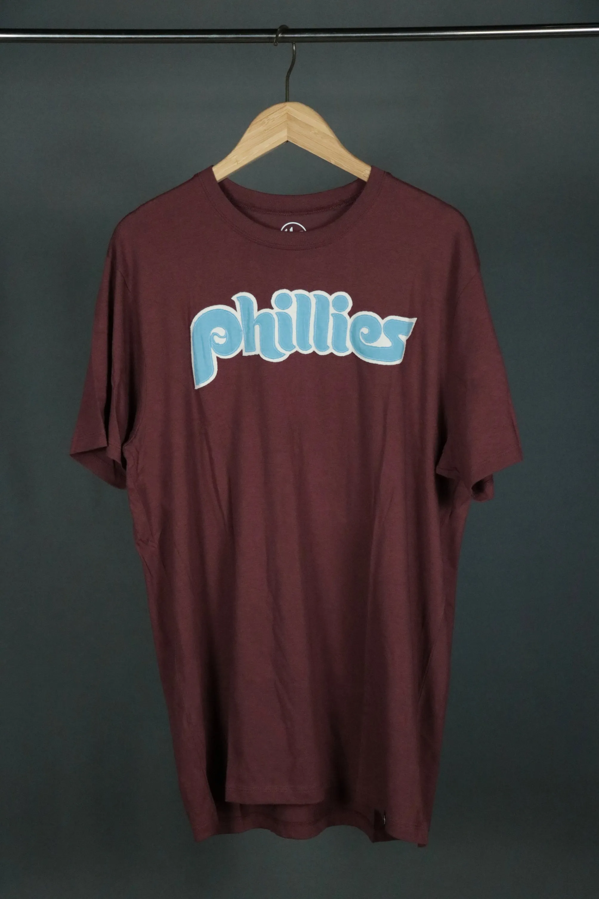 47 BRAND | PHILADELPHIA PHILLIES | VINTAGE FIELDHOUSE | VINTAGE PHILLIES LETTERING APPLIQUE | TSHIRT | COOPERSTOWN MAROON |