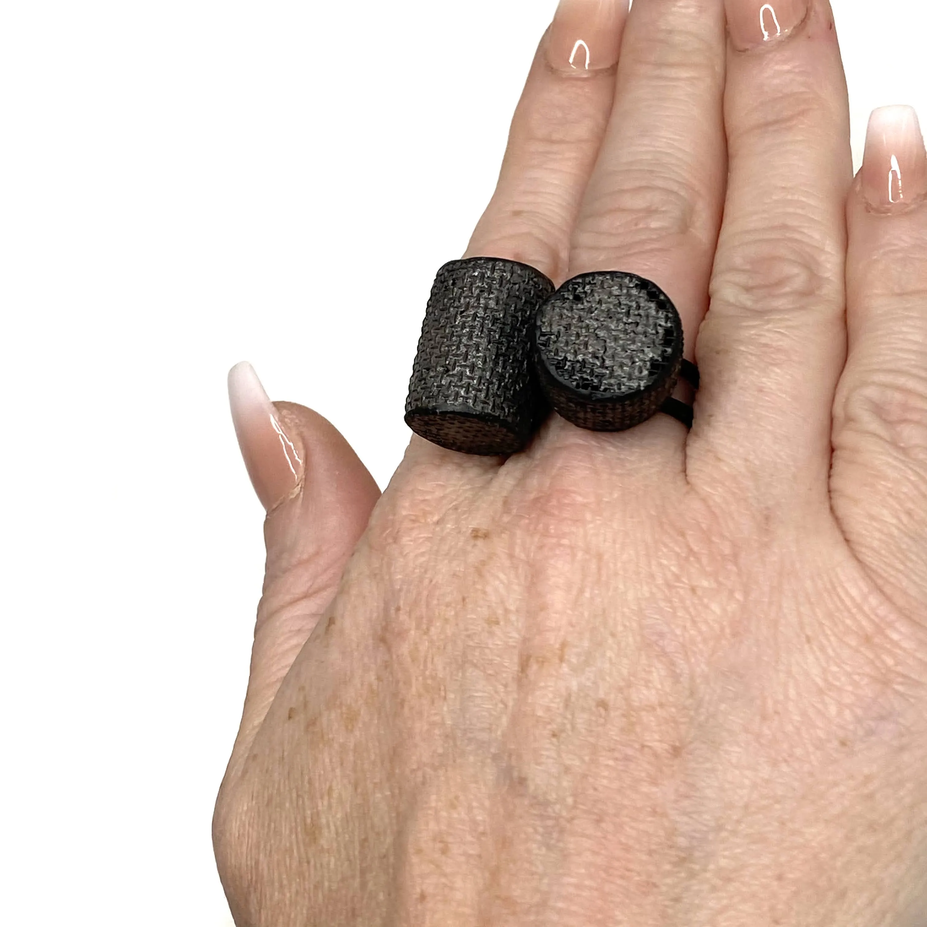 Double Mesh Cylinder Ring