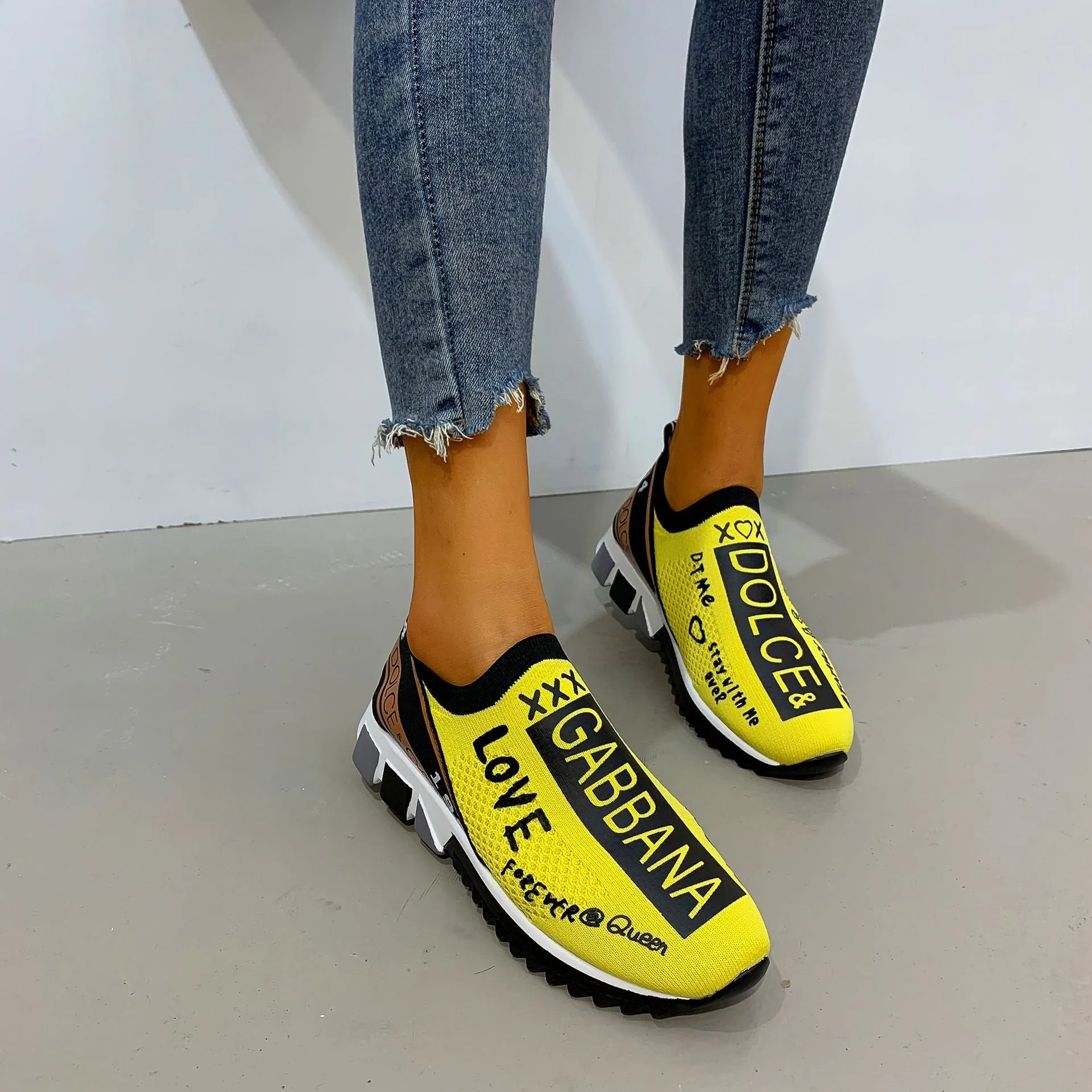 Fashion stretch sneakers