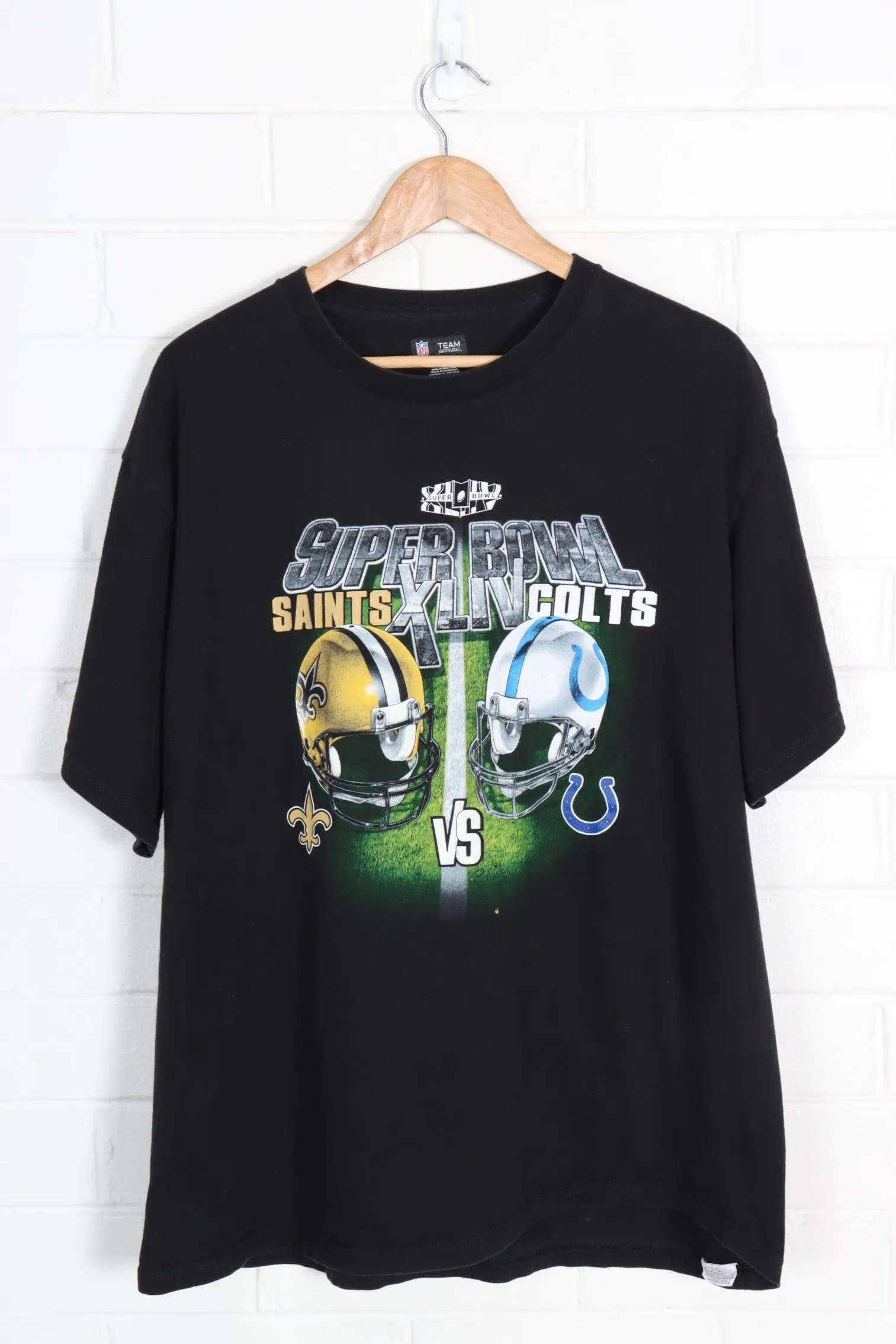 NFL Superbowl Saints vs Colts Football Helmets Graphic Tee (XL)