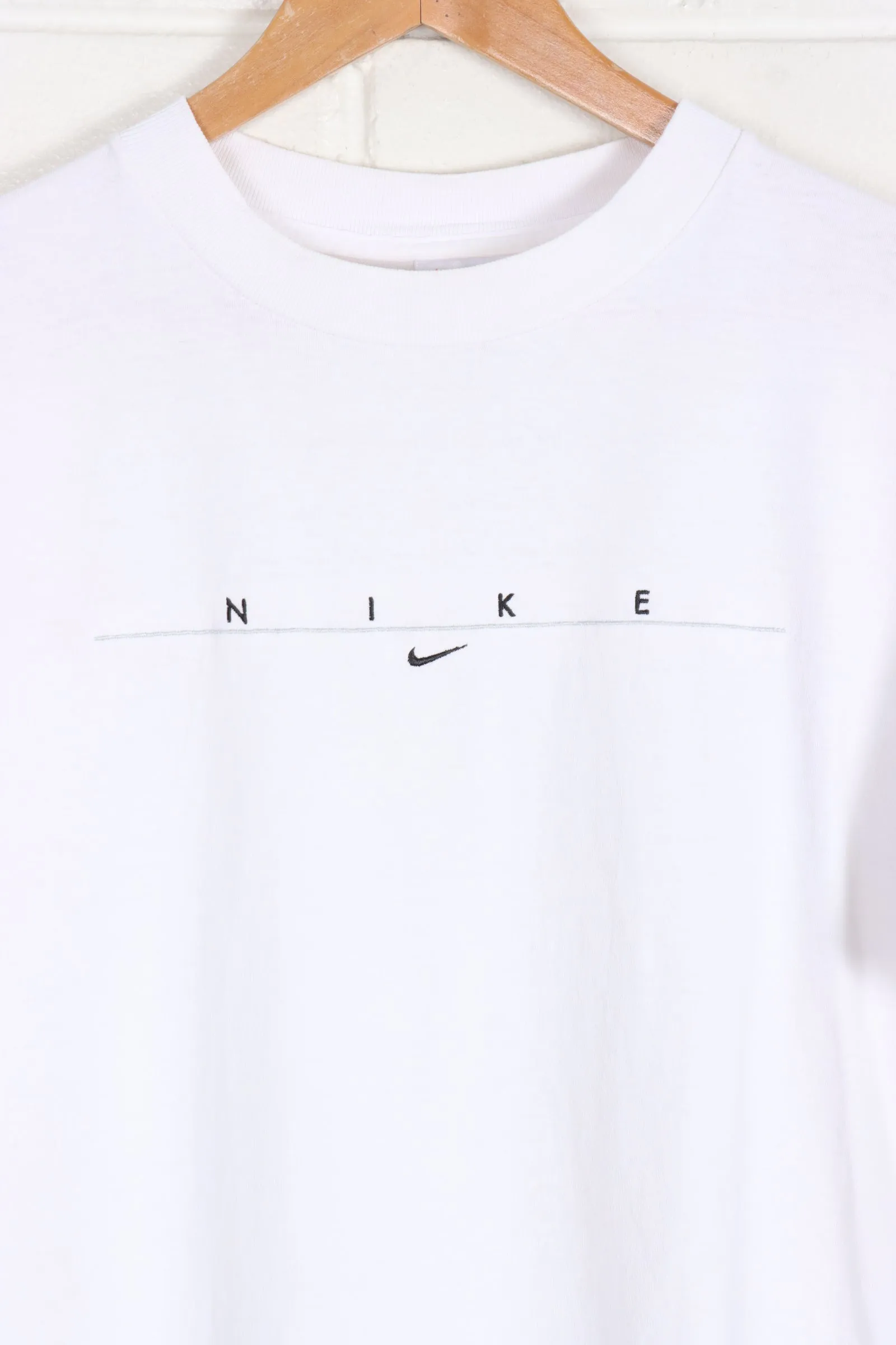 NIKE Centre Swoosh Embroidered White Tee (S-M)