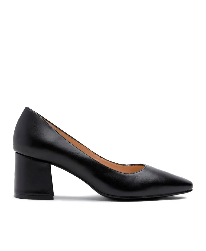 Patricia Miller Pas 6170 semi-square toe court shoe