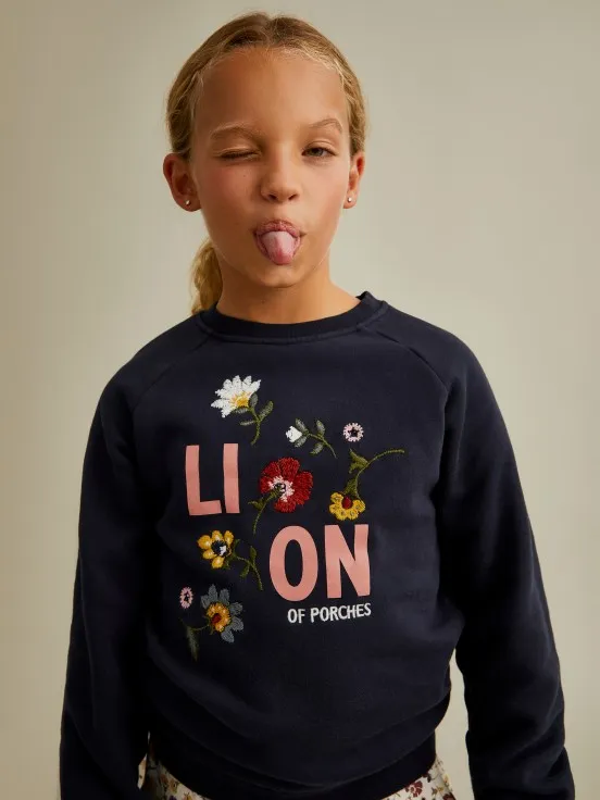 Sweater with flower embroidery