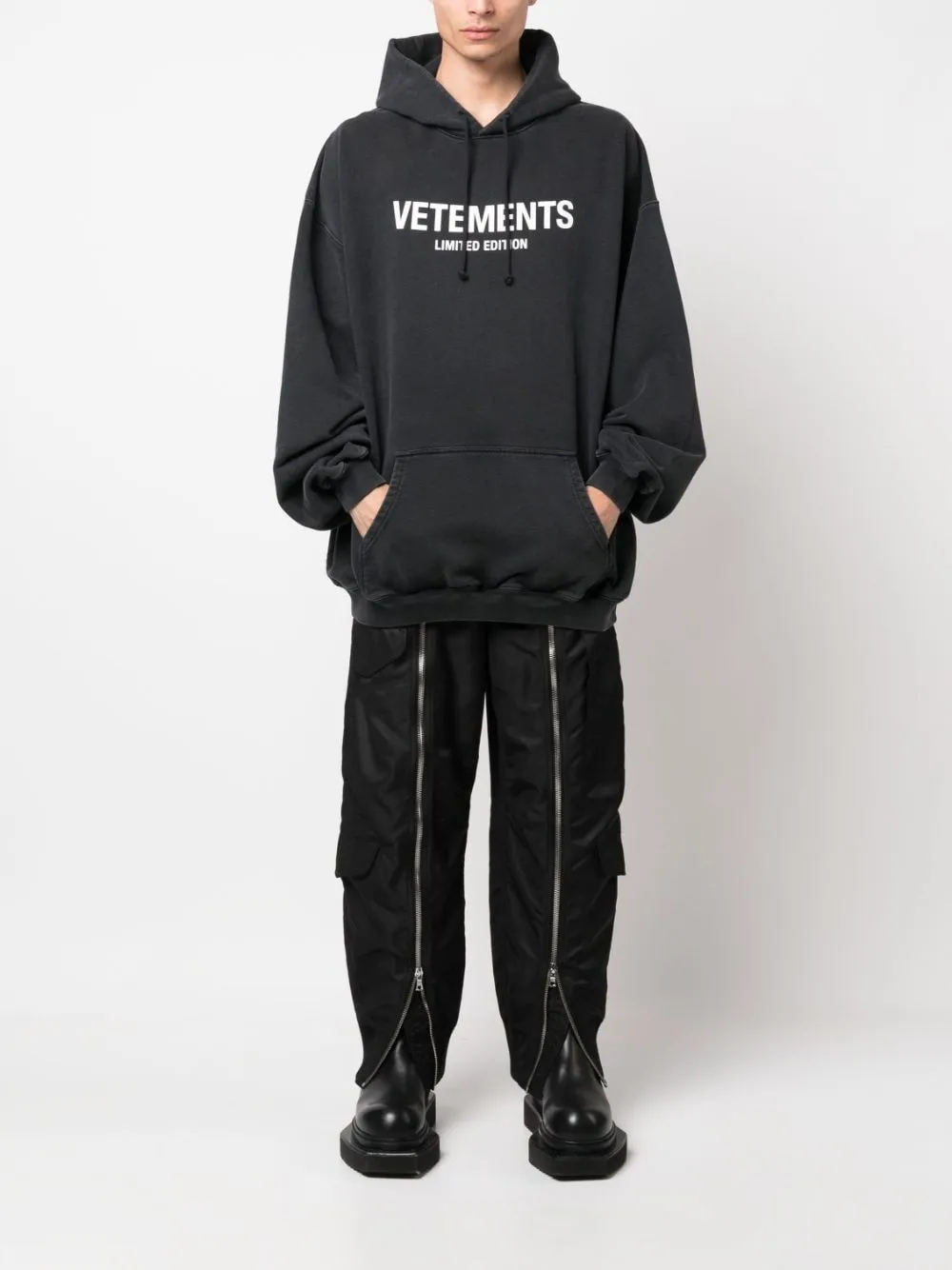 VETEMENTS  |Street Style Long Sleeves Logo Hoodies