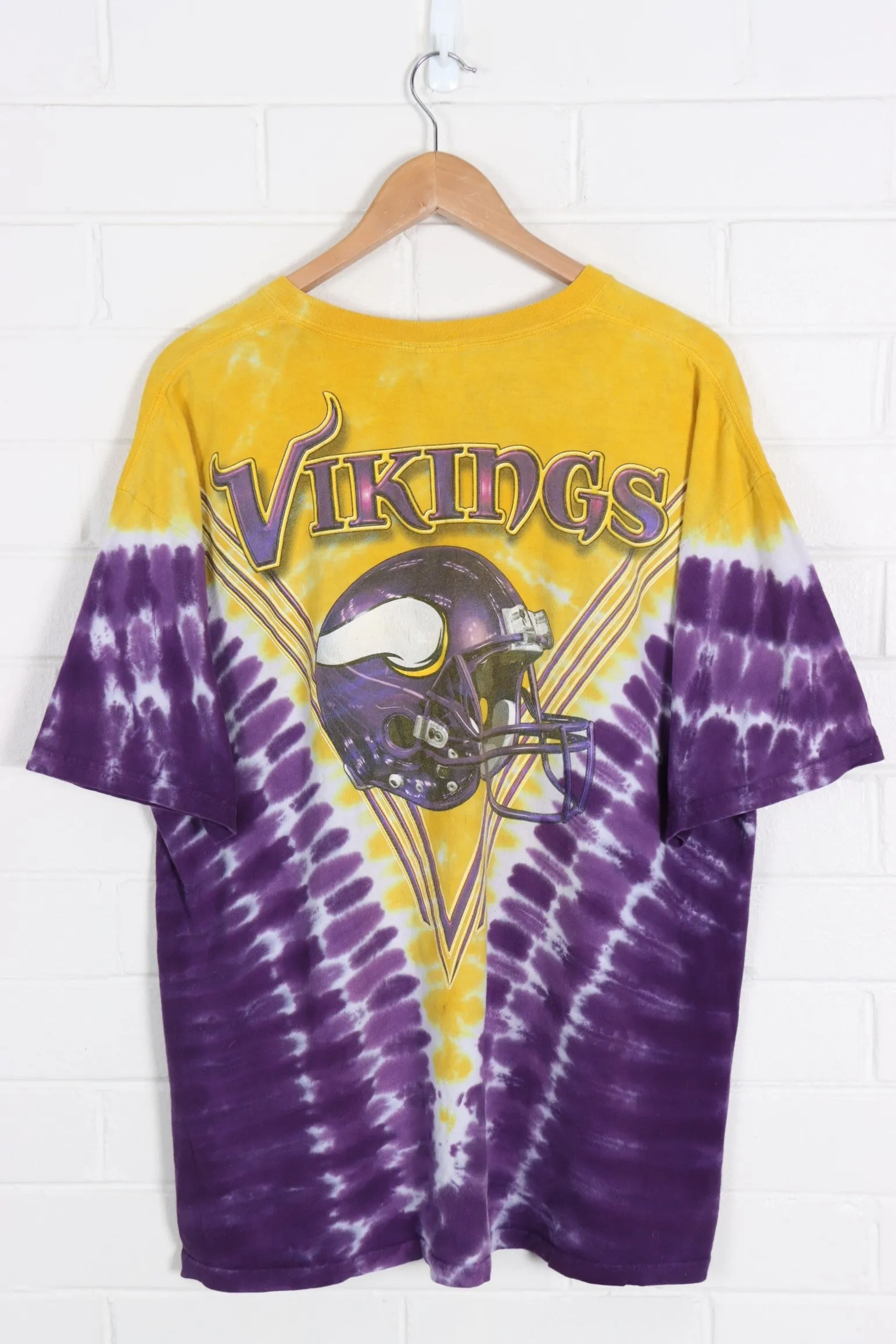 Wisconsin Vikings NFL Purple & Yellow Tie-dye Football Tee (XL)